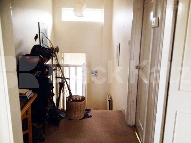 			LET, 1 Bedroom, 1 bath, 1 reception Apartment			 Bromfelde Road, Clapham North